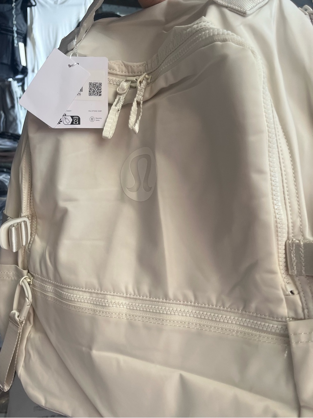 lululemon athletica light ivory 22L new crew day Backpack gym fitness bag - Picture 3 of 5